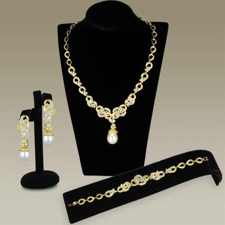 JCE945 Gold Brass Jewelry Sets with AAA Grade CZ in Clear